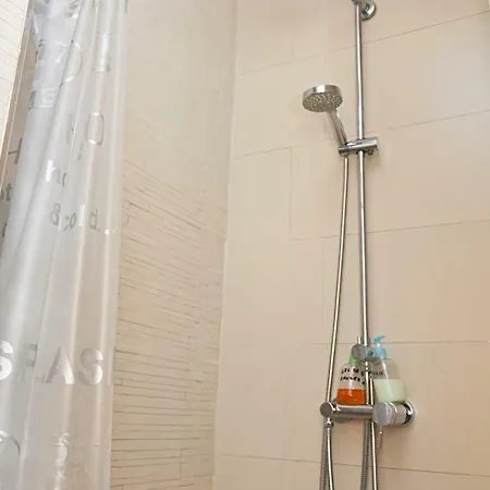 Beautiful Penthouse In Best Area Apartmán