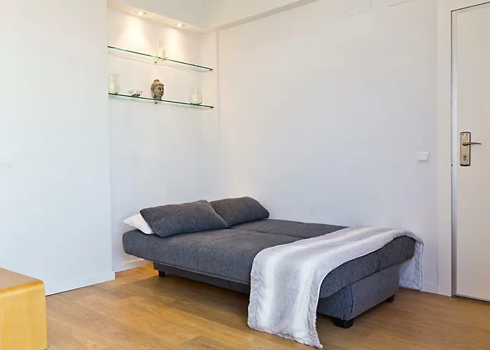 Beautiful Penthouse In Best Area *